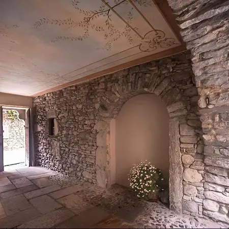 Cozy - Di Bedero Apartment