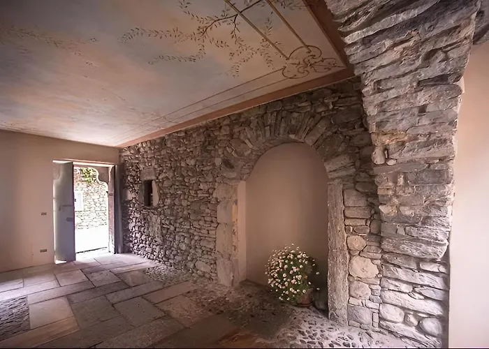 Cozy - Di Bedero Apartment